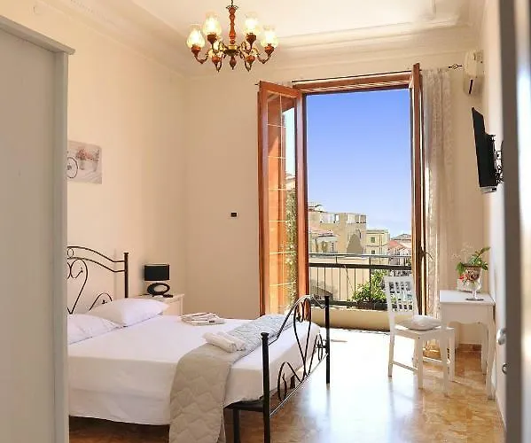 住宿加早餐酒店 Rosy 4*