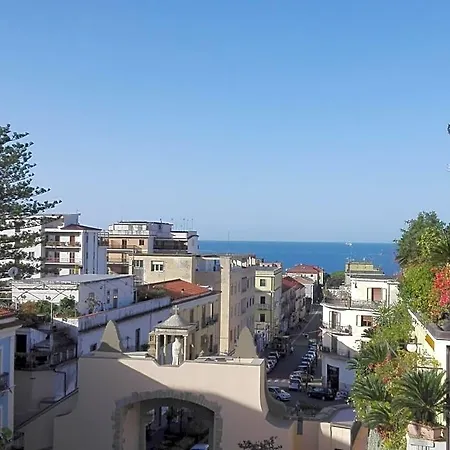Oda ve Kahvaltı Rosy