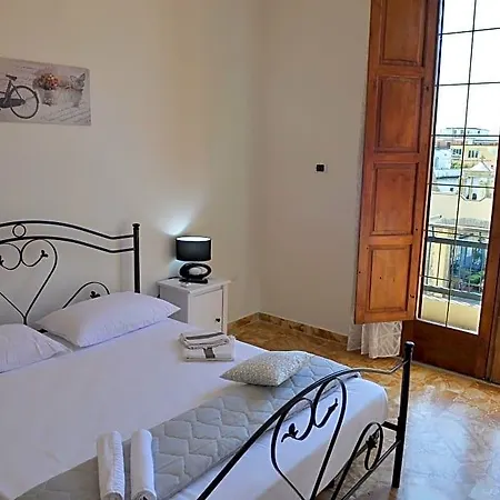 Oda ve Kahvaltı Rosy