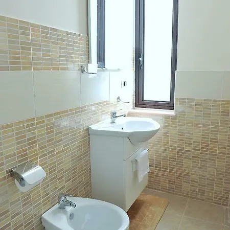 לינה וארוחת בוקר Rosy פאולה